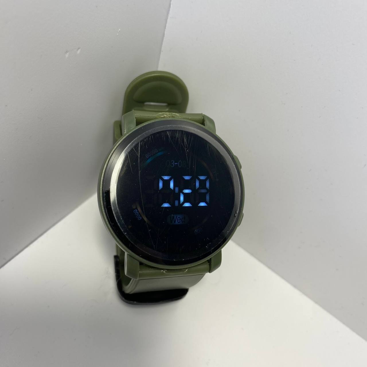 Часы LC806 наручные электронные круглые зеленый