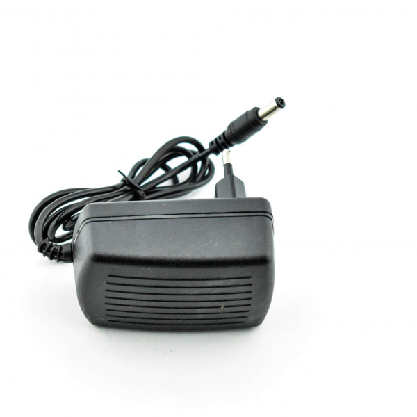 Блок питания Live-Power   5V  LP31  5V/3A  (3,5*1,35)